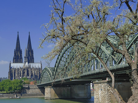 Hohenzollernbrücke am Kölner Dom